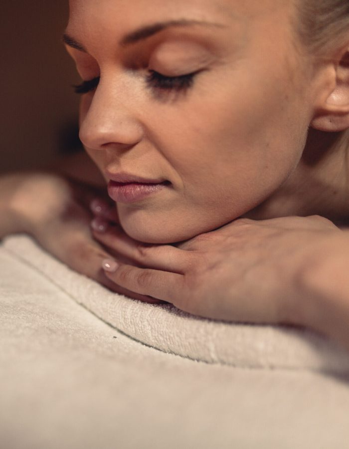 spa_massage_concept_with_woman